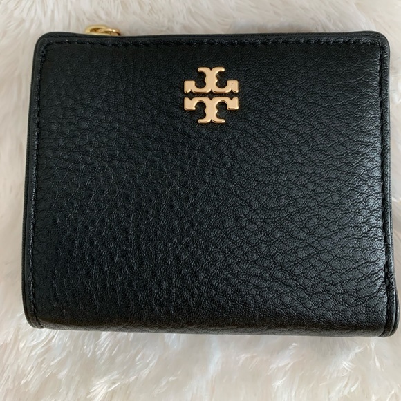 Tory Burch Handbags - Tory Burch Marsden Mini Leather Wallet